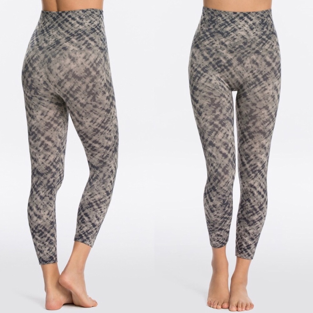 Spanx Cropped Look At Me Now Seamless Leggings